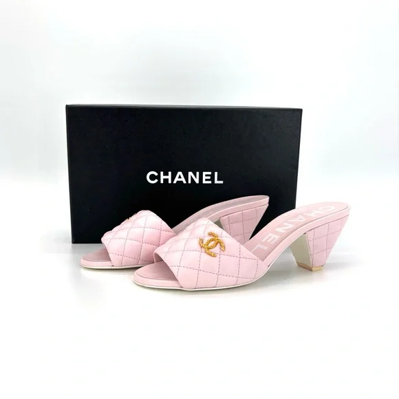 CHANEL 2022 Quilted Lambskin Light Pink CC Logo Mules Slides Sandals 37.5 - Picture 3 of 9